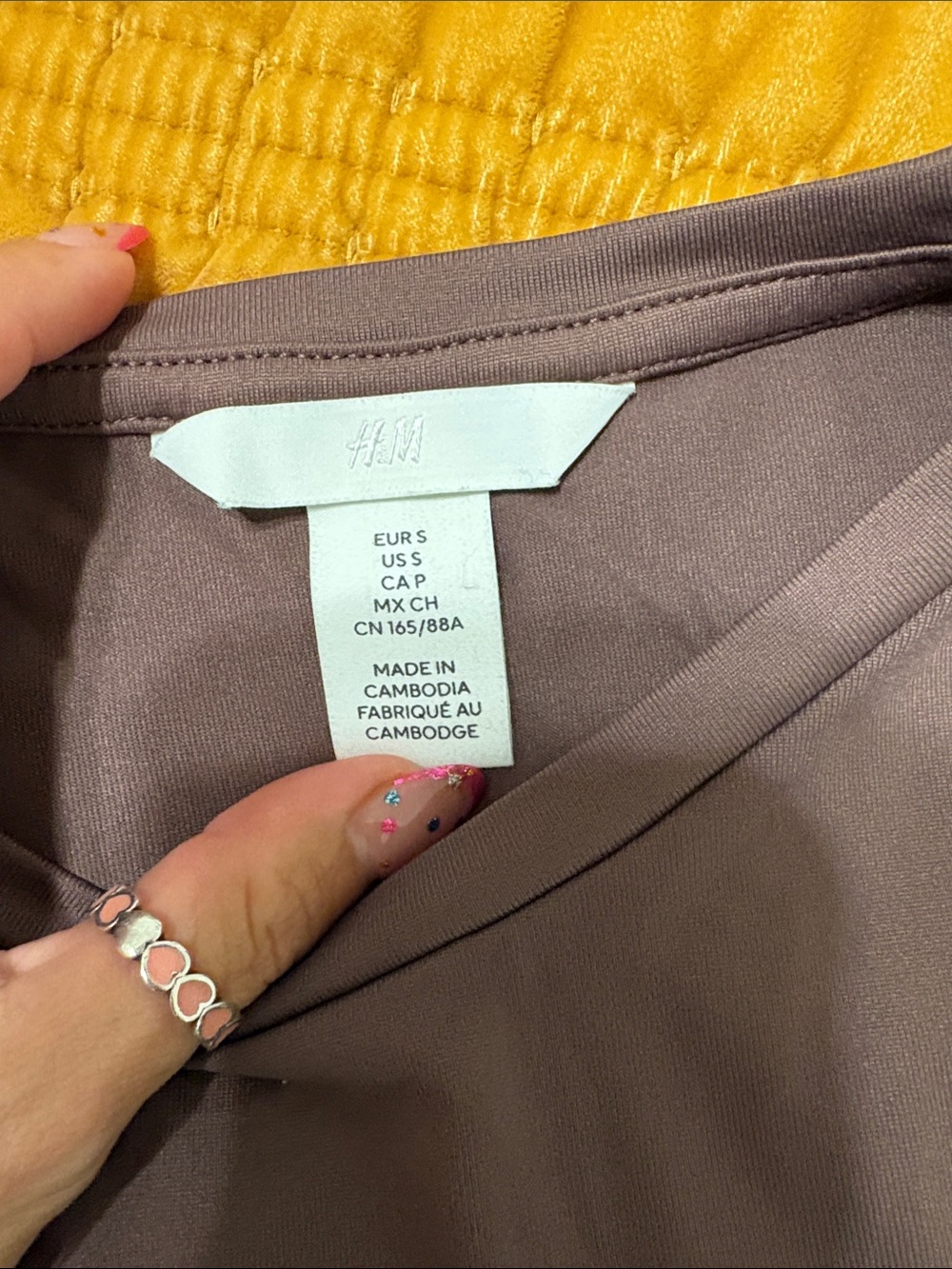 H&M Basic Tees - Picture 2 of 4